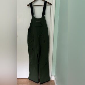 Women’s M Ripzone Blast Ski/Snowboard Bib Pants in colour duffle bag